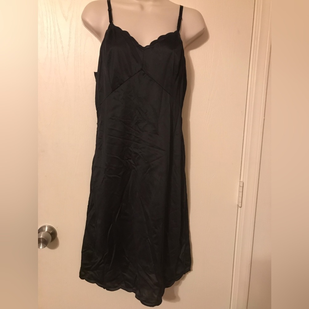 Vtg 1950s, Slip, Penney's Gaymode, Black, 34/14 100% Nylon, Scalloped Edges